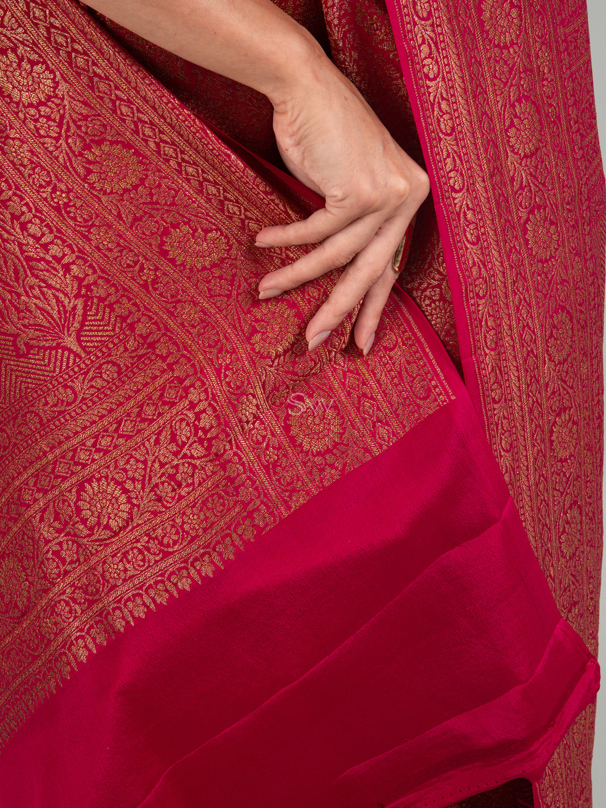 Magenta Jaal Crepe Silk Handloom Banarasi Saree -Sacred Weaves