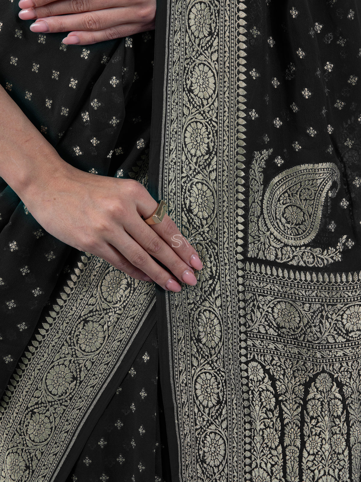 Black Booti Khaddi Georgette Handloom Banarasi Saree - Sacred Weaves