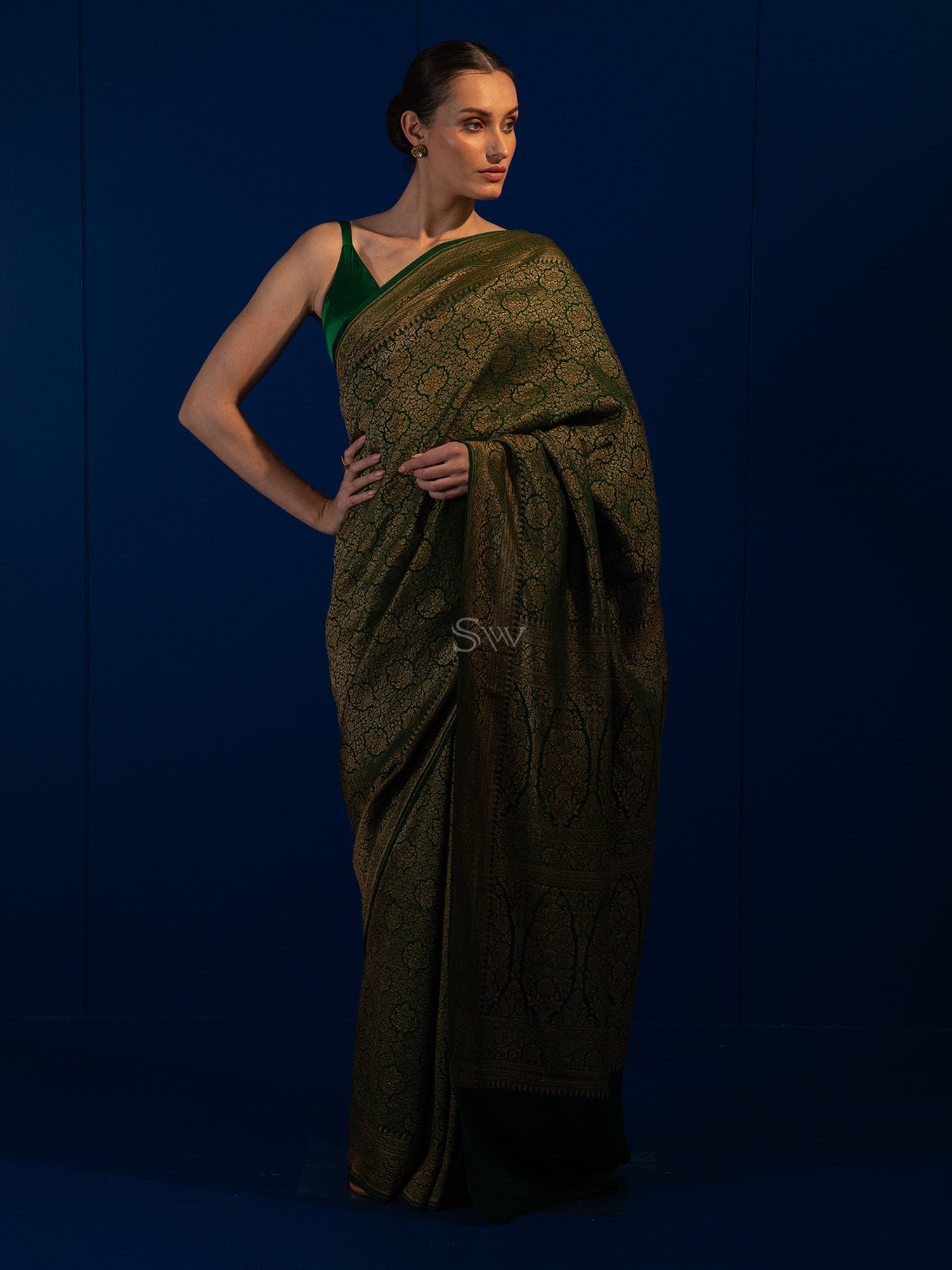 Bottle Green Jaal Crepe Silk Handloom Banarasi Saree - Sacred Weaves