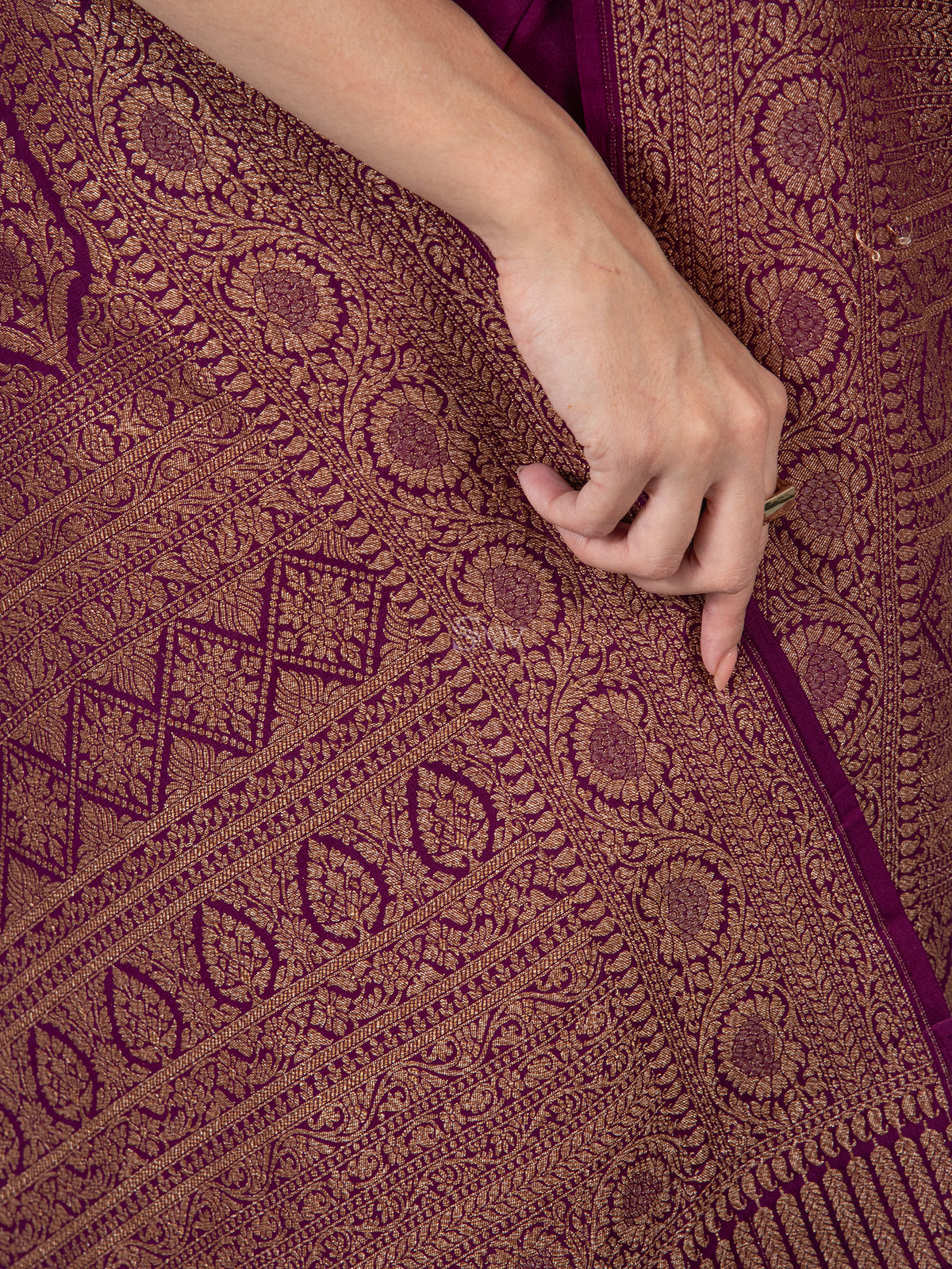 Wine Plain Crepe Silk Handloom Banarasi Saree - Sacred Weaves