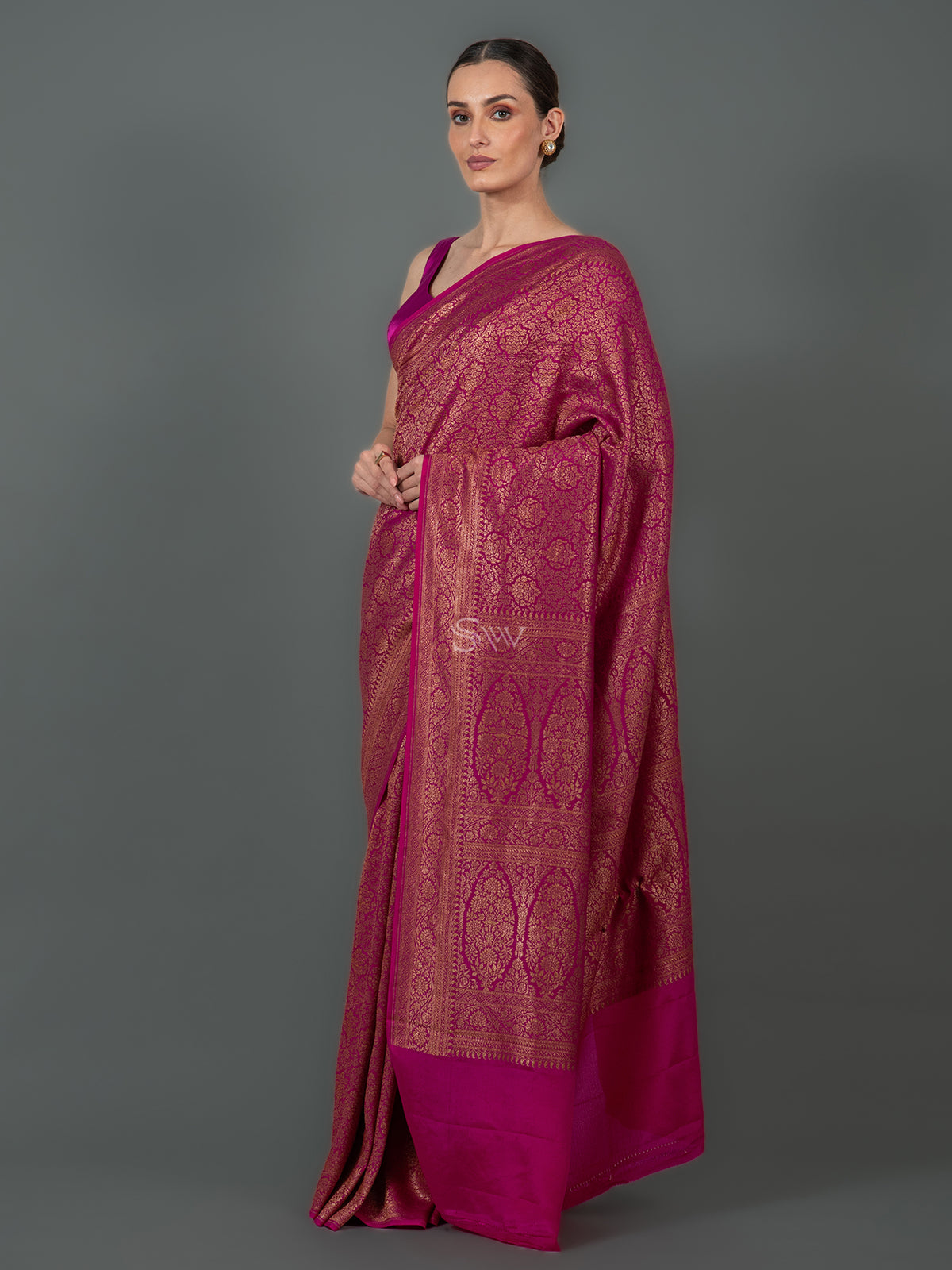 Magenta Jaal Crepe Silk Handloom Banarasi Saree - Sacred Weaves