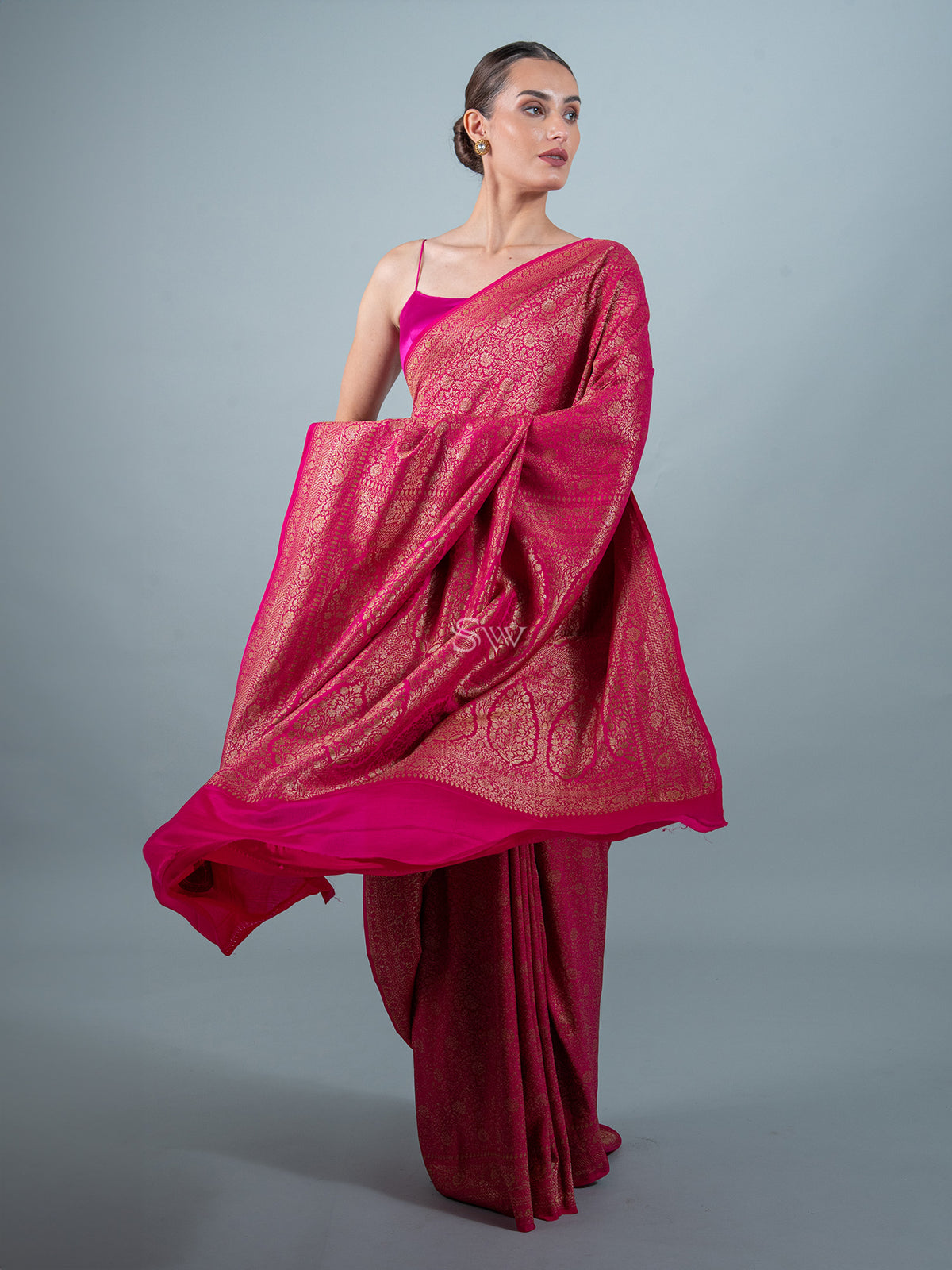 Magenta Jaal Crepe Silk Handloom Banarasi Saree - Sacred Weaves