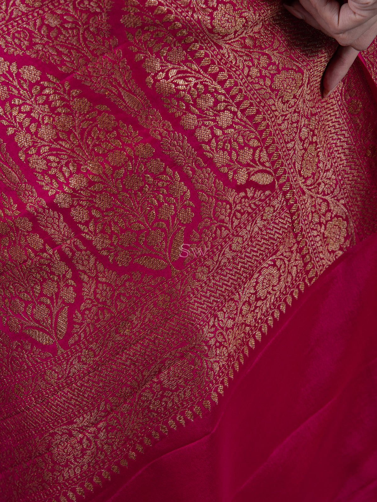 Magenta Jaal Crepe Silk Handloom Banarasi Saree - Sacred Weaves