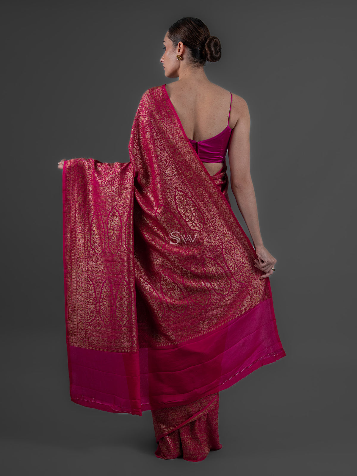 Magenta Jaal Crepe Silk Handloom Banarasi Saree - Sacred Weaves