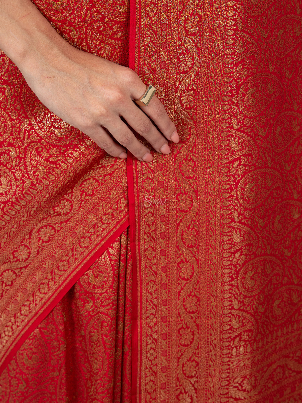 Red Jaal Crepe Silk Handloom Banarasi Saree - Sacred Weaves