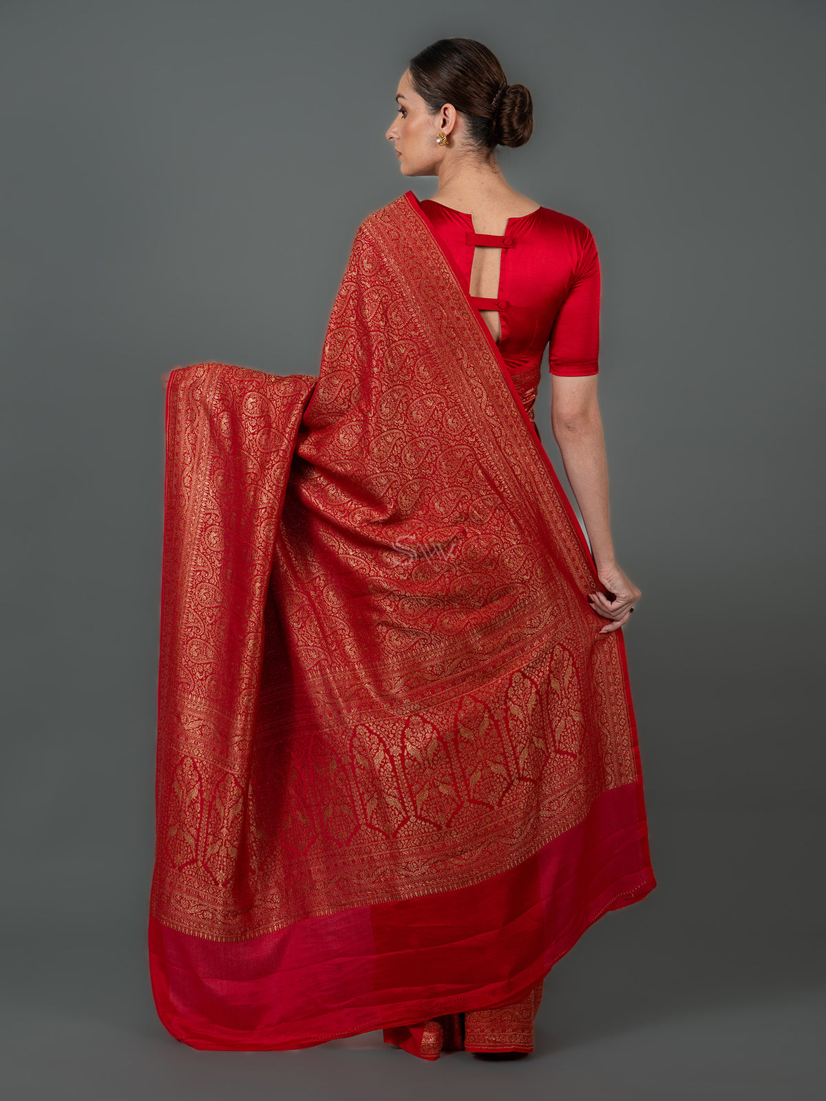 Red Jaal Crepe Silk Handloom Banarasi Saree - Sacred Weaves