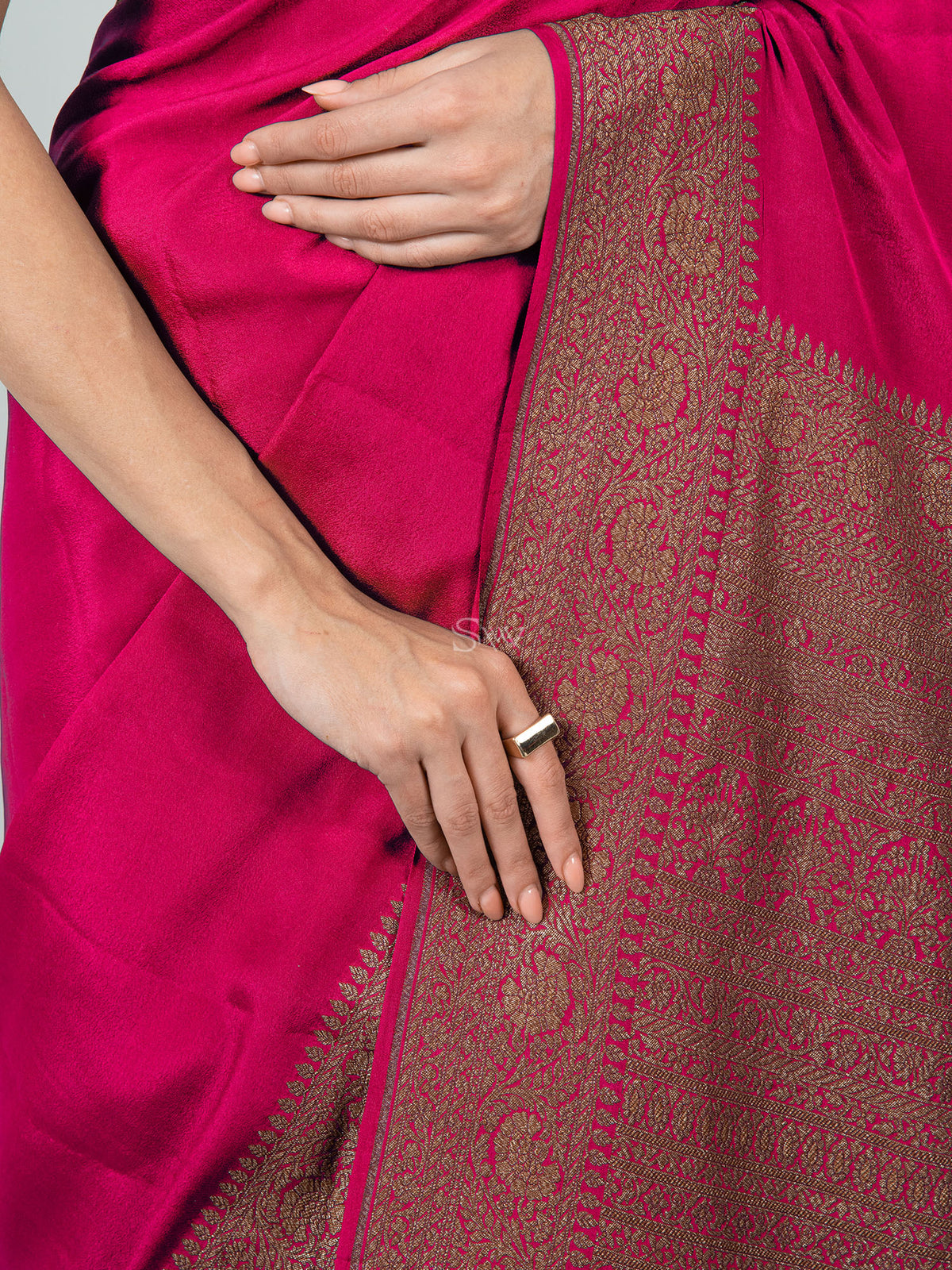 Magenta Plain Crepe Silk Handloom Banarasi Saree - Sacred Weaves