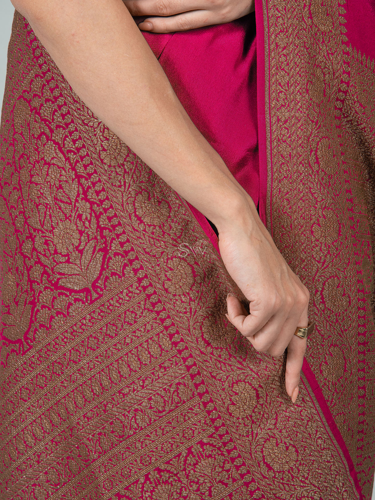 Magenta Plain Crepe Silk Handloom Banarasi Saree - Sacred Weaves