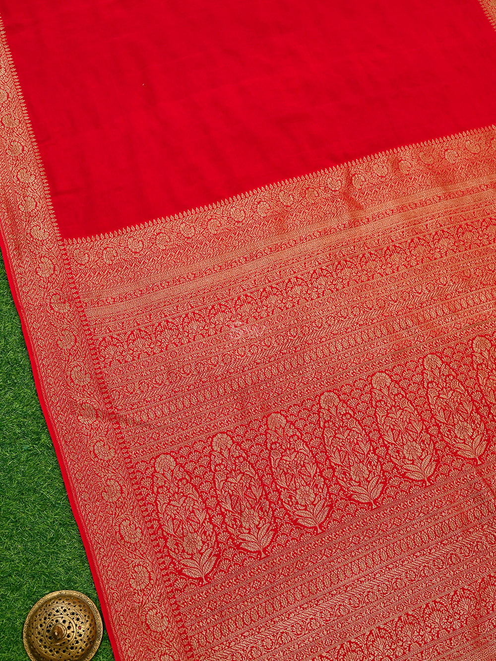 Red Plain Crepe Silk Handloom Banarasi Saree - Sacred Weaves