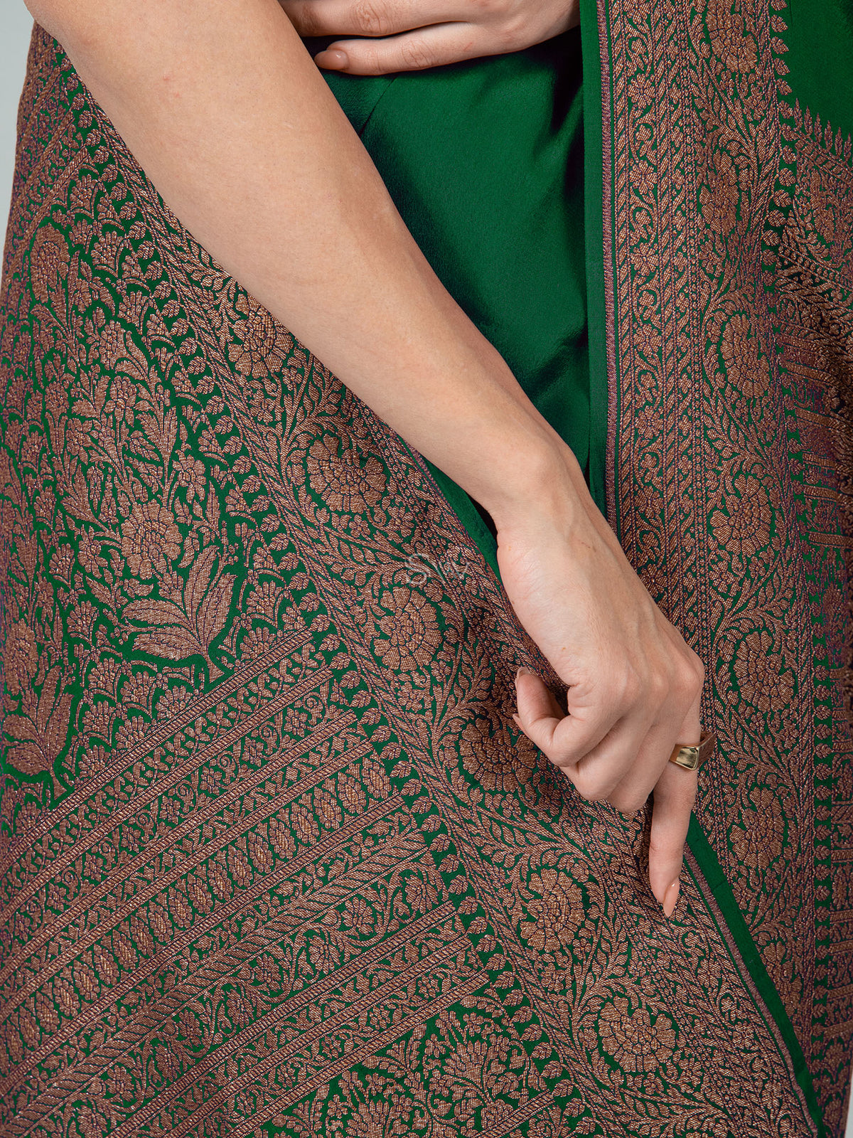 Bottle Green Plain Crepe Silk Handloom Banarasi Saree - Sacred Weaves