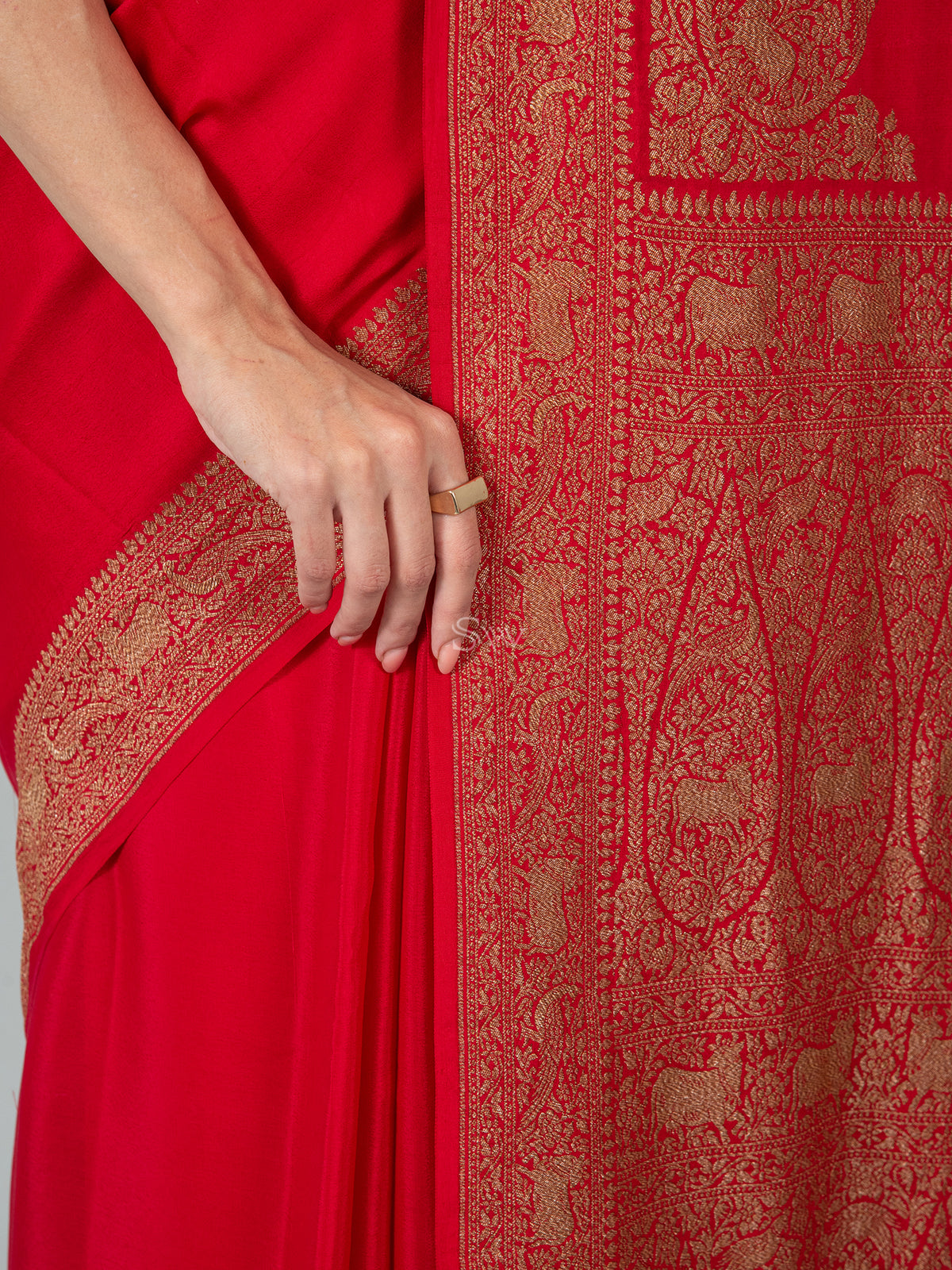 Red Plain Crepe Silk Handloom Banarasi Saree - Sacred Weaves