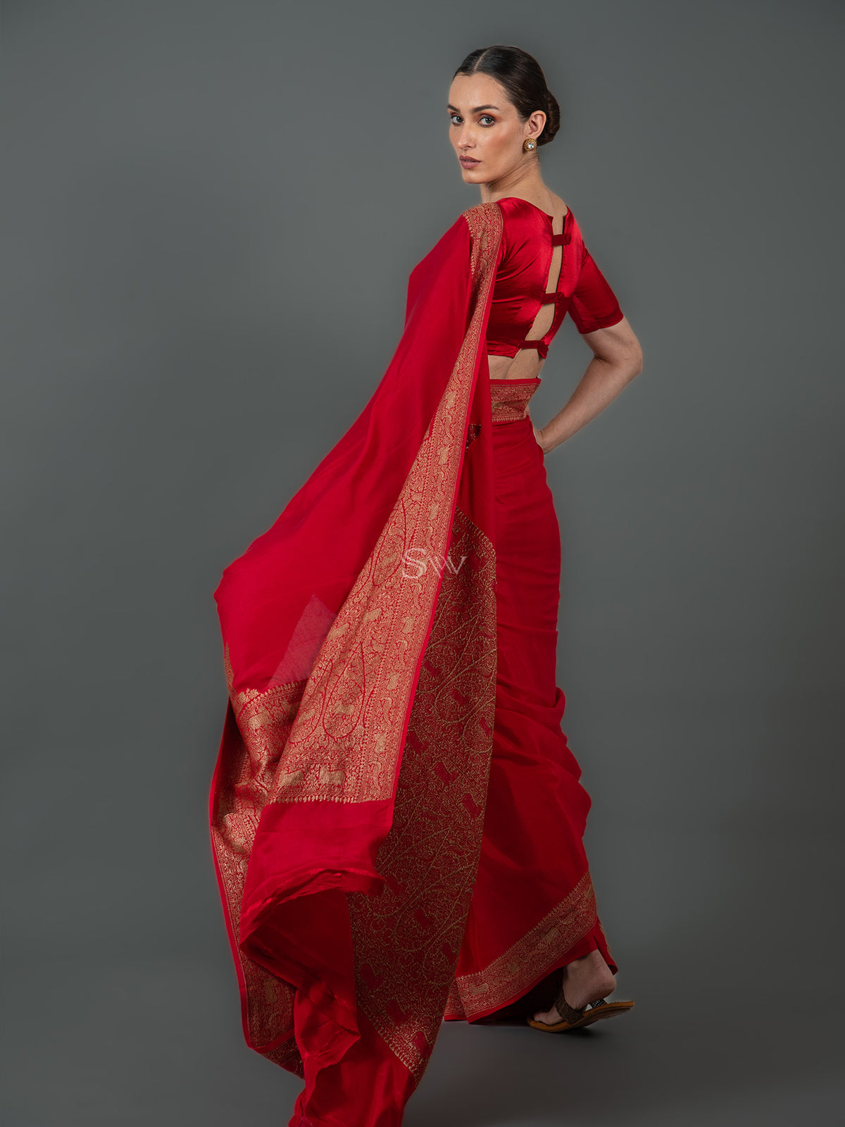 Red Plain Crepe Silk Handloom Banarasi Saree - Sacred Weaves