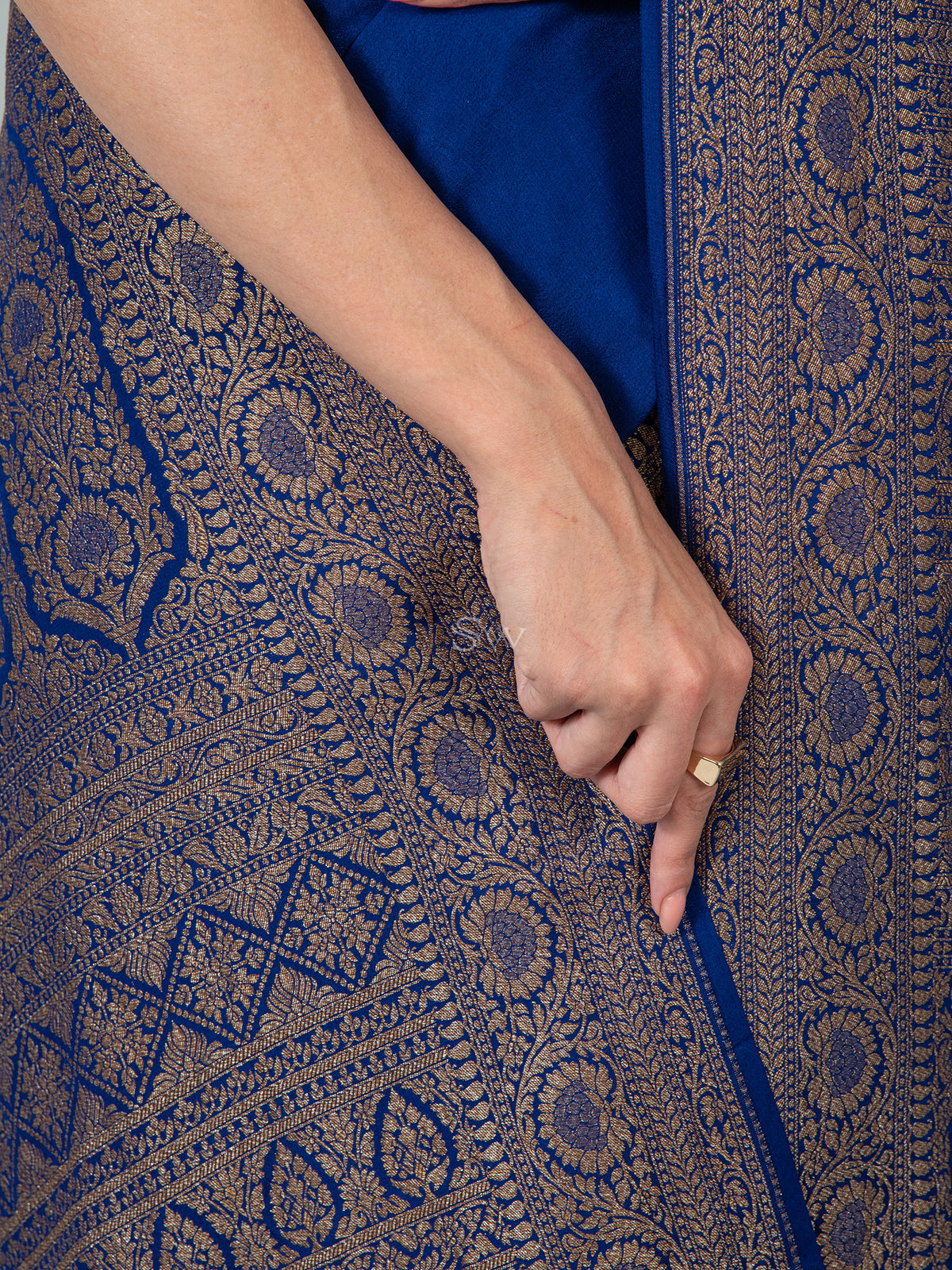 Dark Royal Blue Plain Crepe Silk Handloom Banarasi Saree - Sacred Weaves