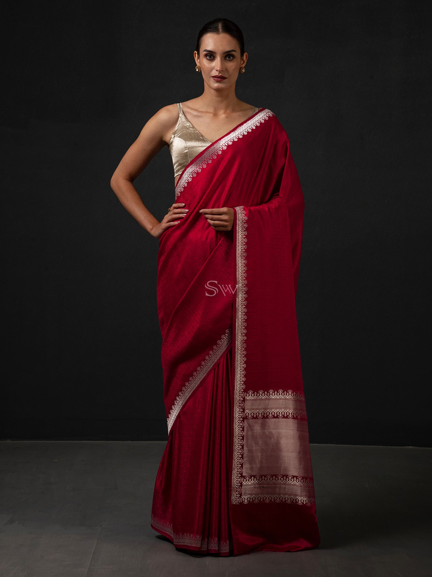 Red Satin Tanchoi Handloom Banarasi Saree - Sared Weaves