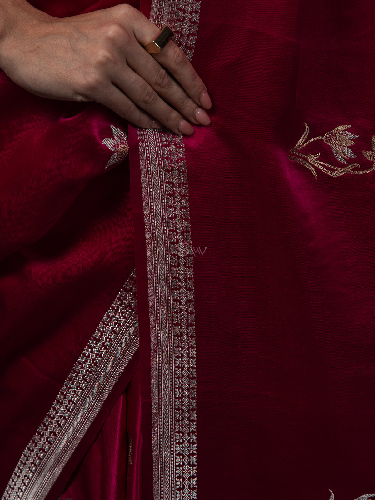 Dark Magenta Boota Satin Silk Handloom Banarasi Saree - Sacred Weaves