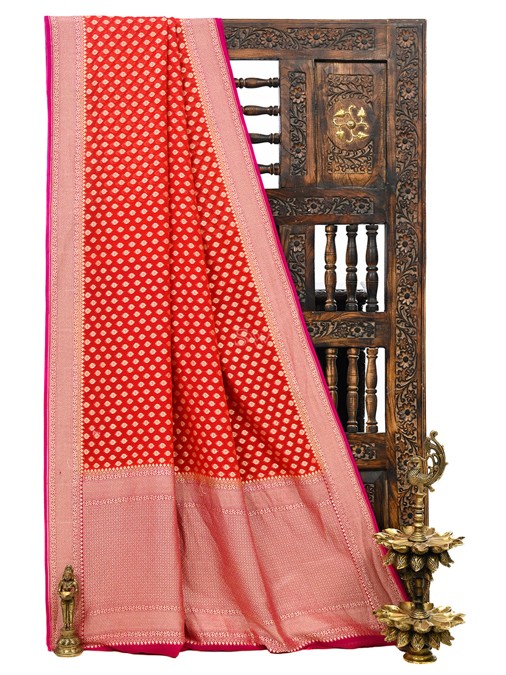 Red Booti Khaddi Georgette Handloom Banarasi Saree - Sacred Weaves