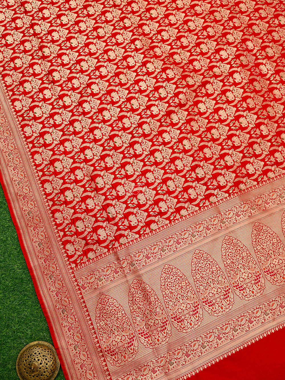 Maroon Shikargah Brocade Katan Silk Handloom Banarasi Dupatta