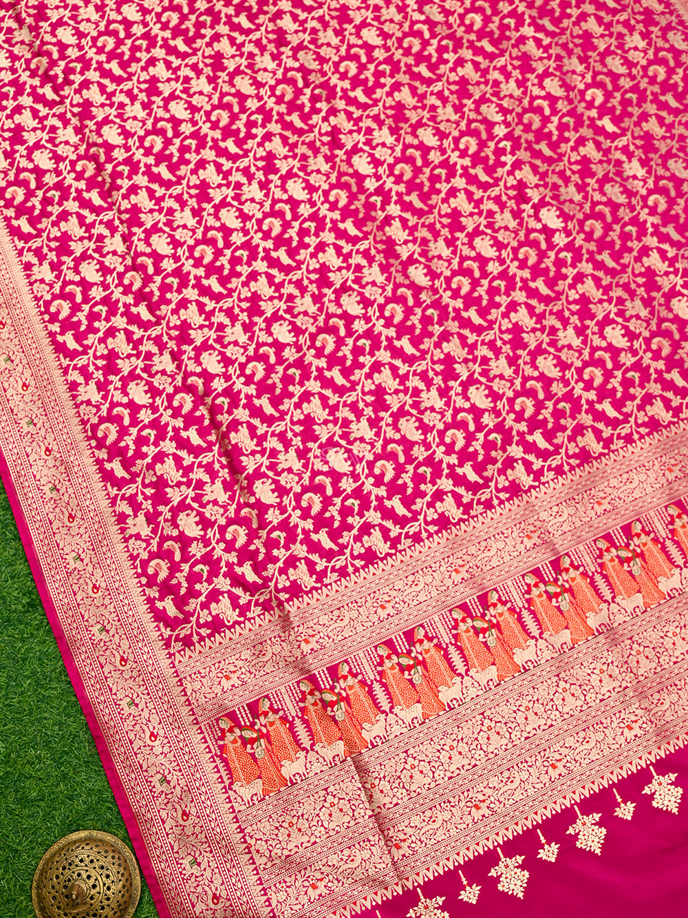 Magenta Shikargah Brocade Katan Silk Handloom Banarasi Dupatta