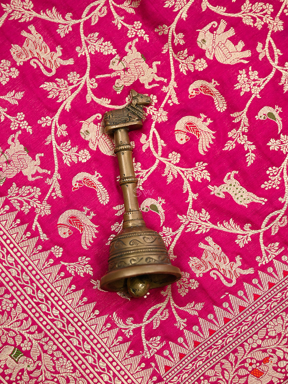 Magenta Shikargah Brocade Katan Silk Handloom Banarasi Dupatta