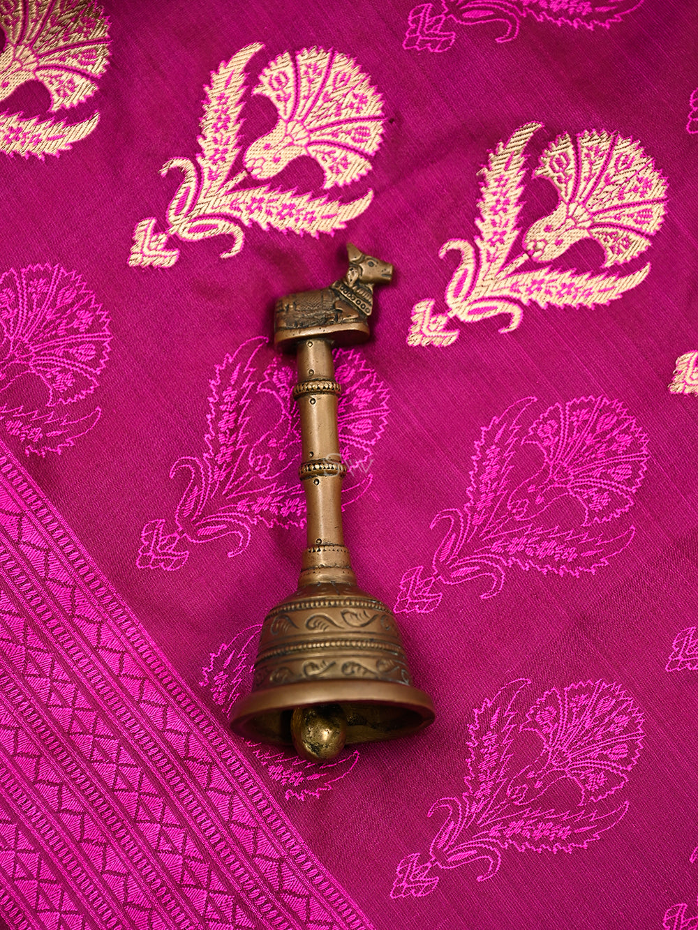 Magenta Booti Tanchoi Silk Handloom Banarasi Suit