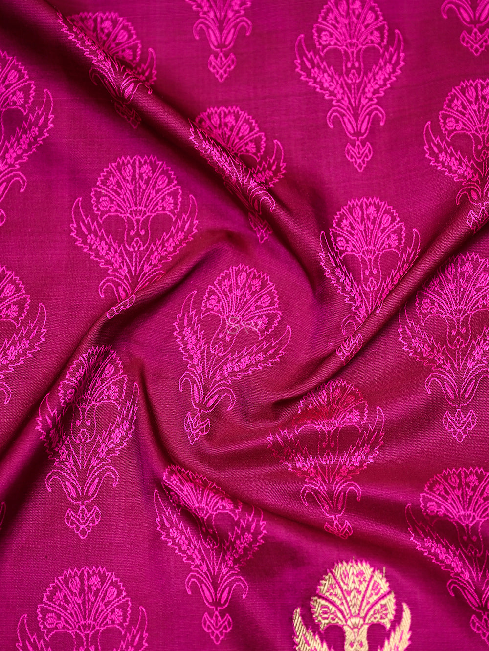 Magenta Booti Tanchoi Silk Handloom Banarasi Suit