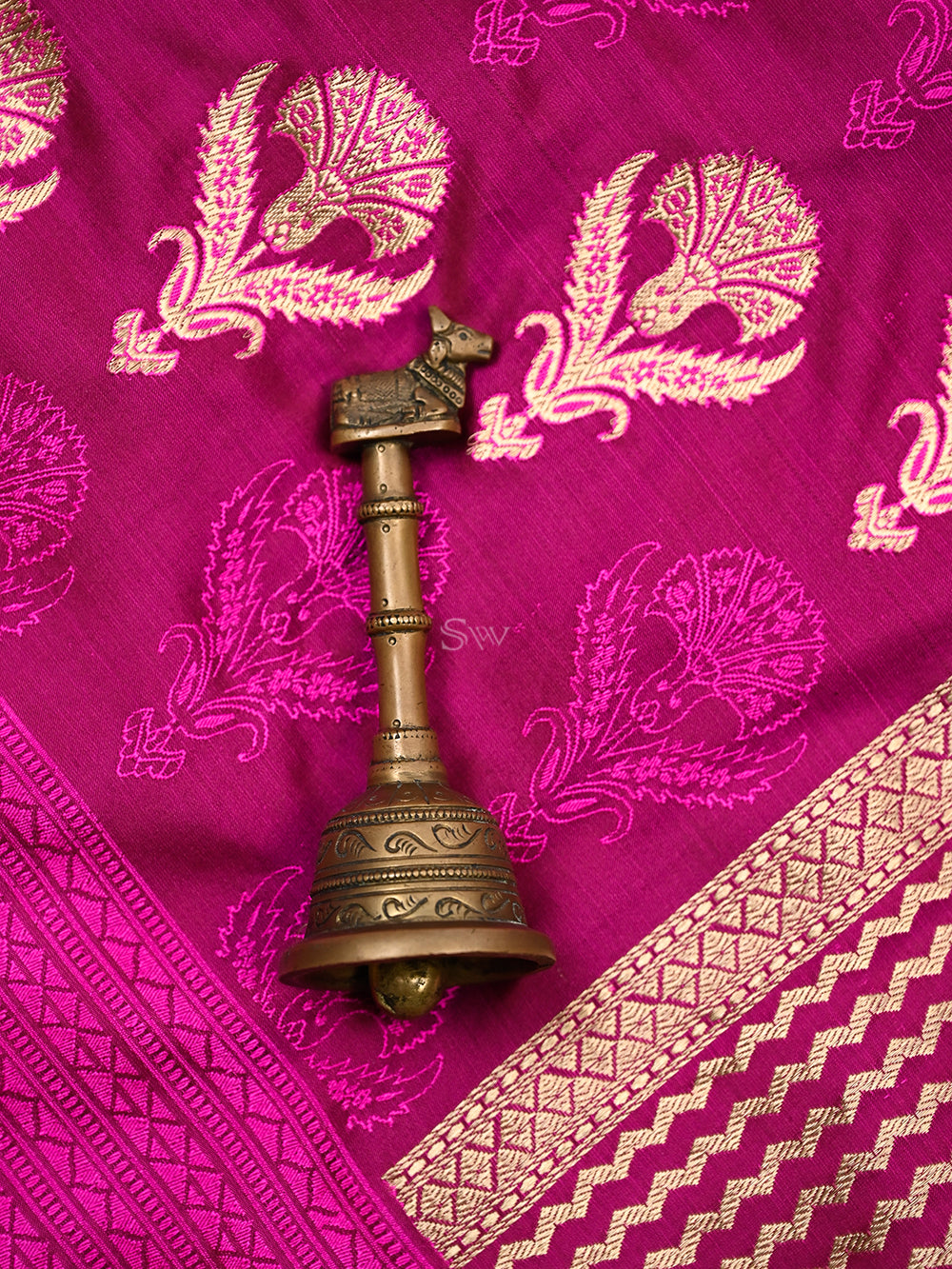 Magenta Booti Tanchoi Silk Handloom Banarasi Suit