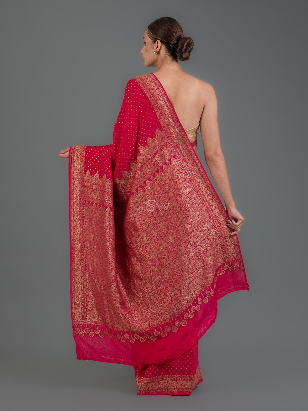 Magenta Booti Crepe Silk Handloom Banarasi Saree - Sacred Weaves