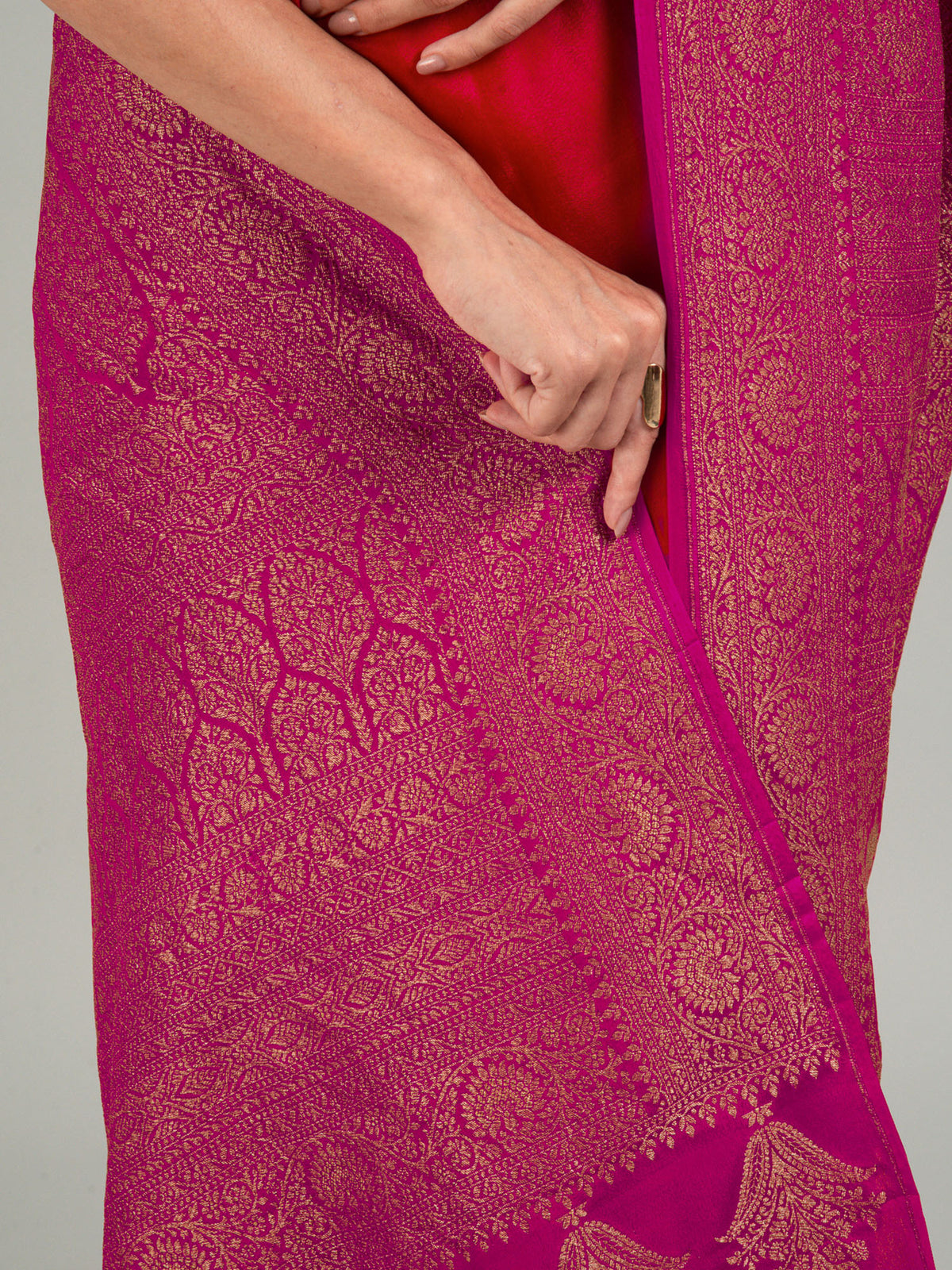 Red Plain Crepe Silk Handloom Banarasi Saree