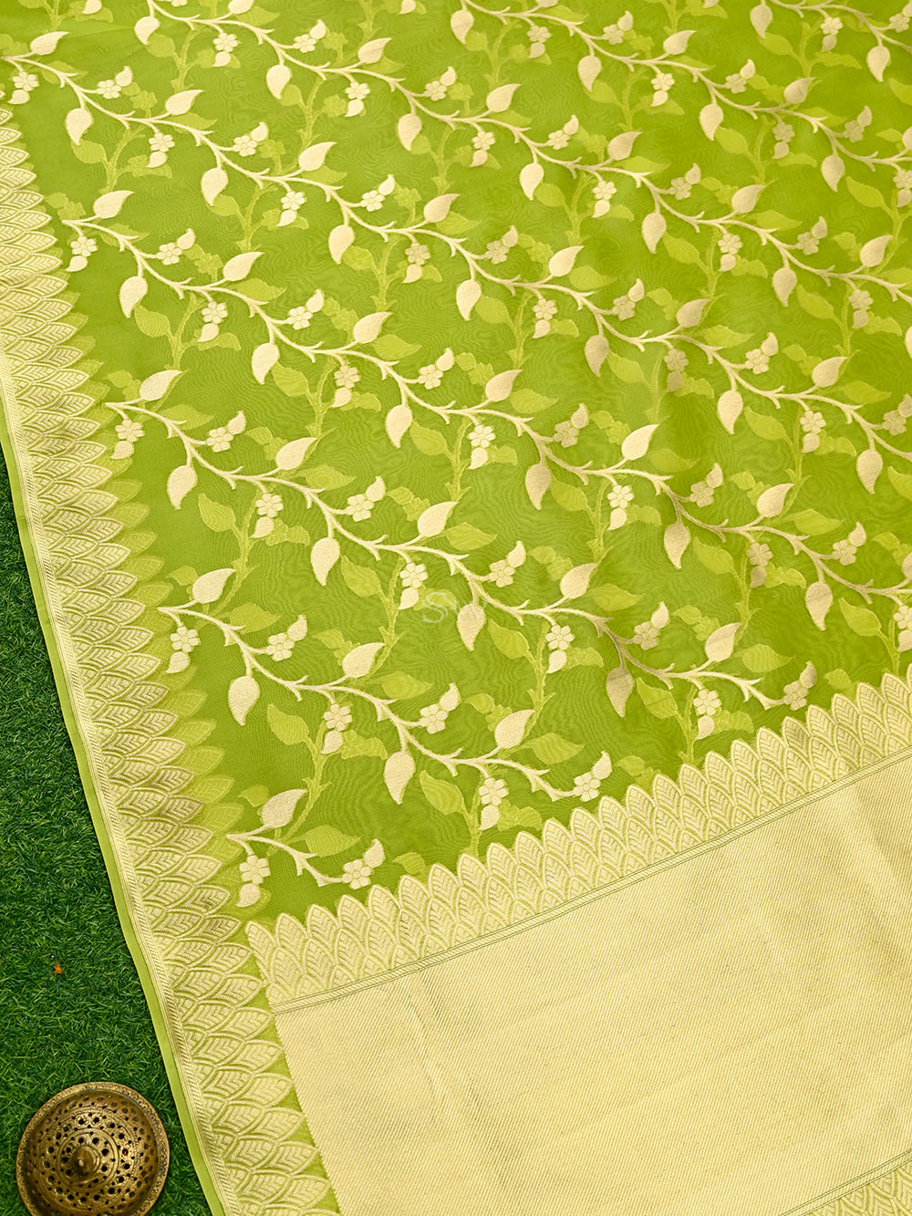 Pista Green Jaal Organza Handloom Banarasi Saree - Sacred Weaves