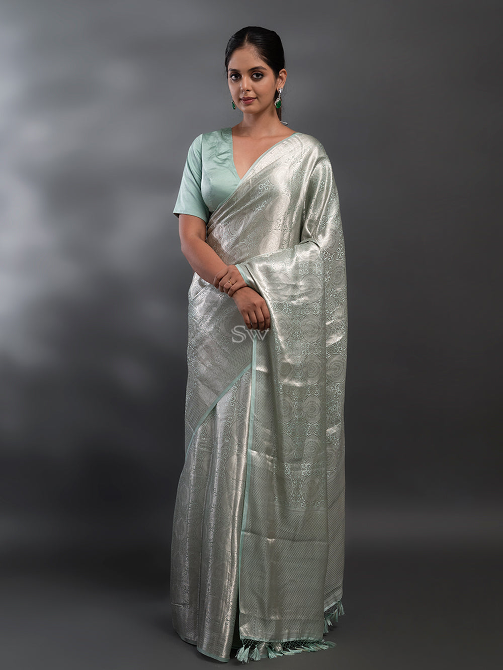 Kalki Koechlin Grey Tissue Saree In Zari Woven Work 5123SR05