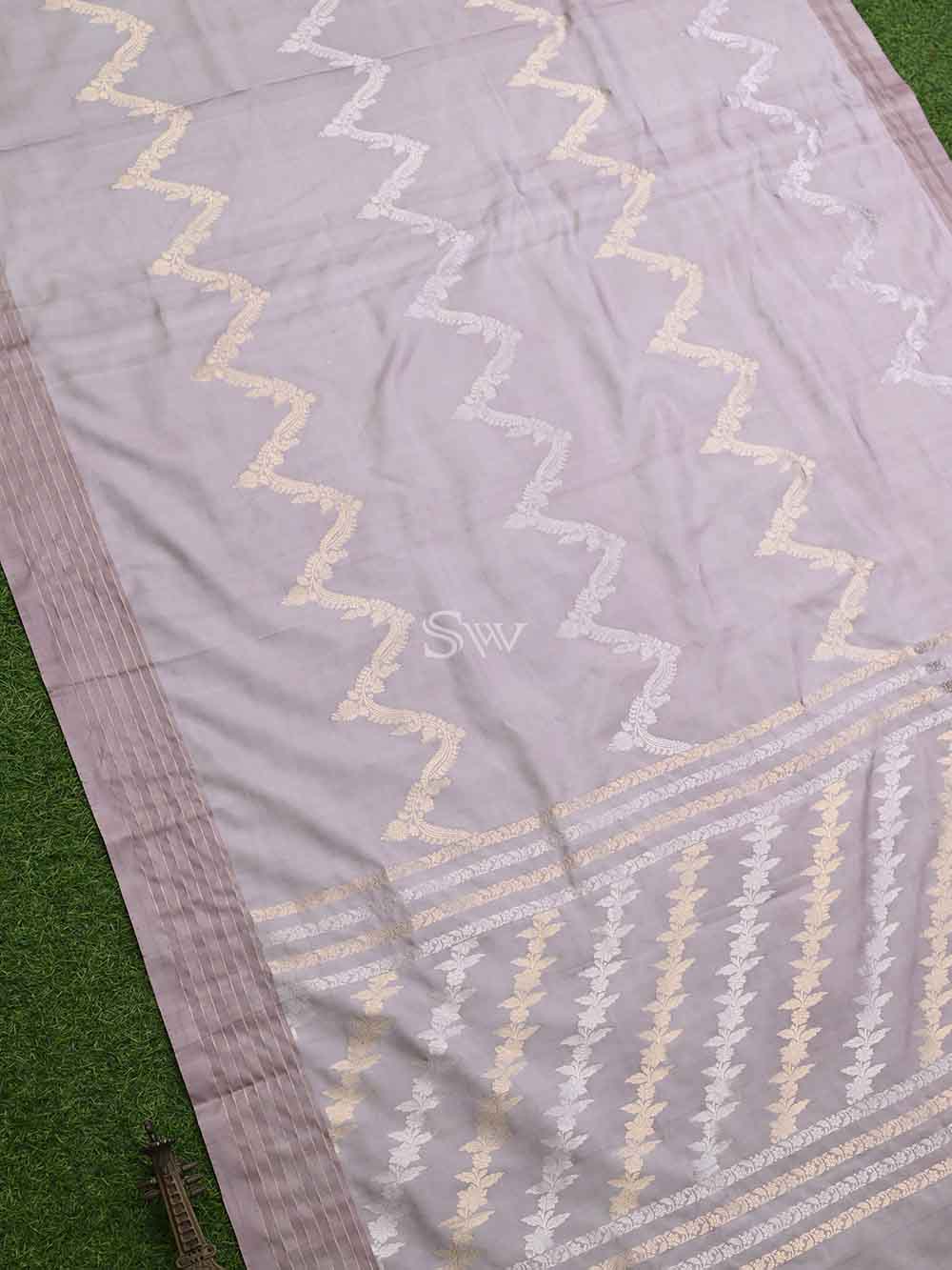 Dusty Pink Stripe Katan Silk Handloom Banarasi Saree - Sacred Weaves