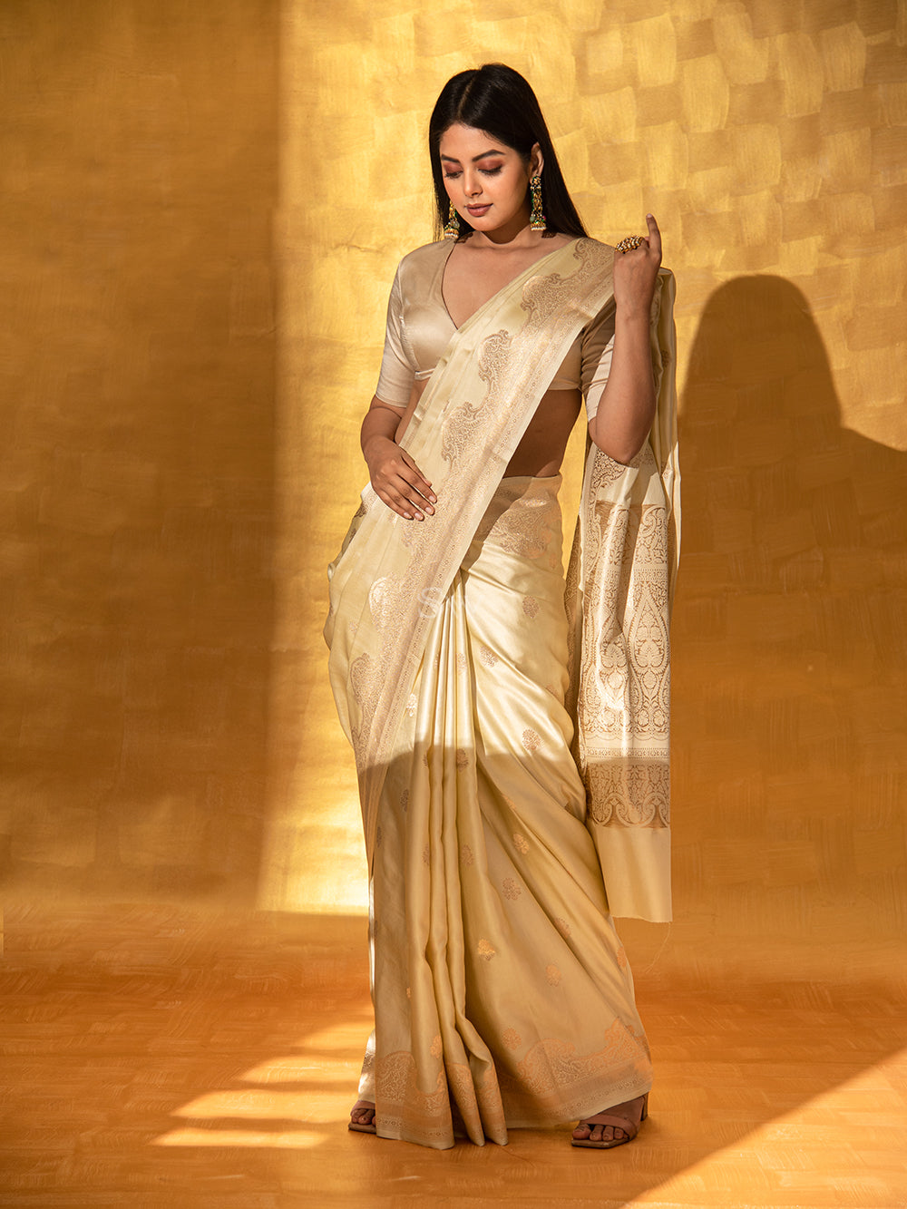 Light Cream woth Gold Zari Checks Handmade Pure Tissue Linen Saree | K –  kihums clothing