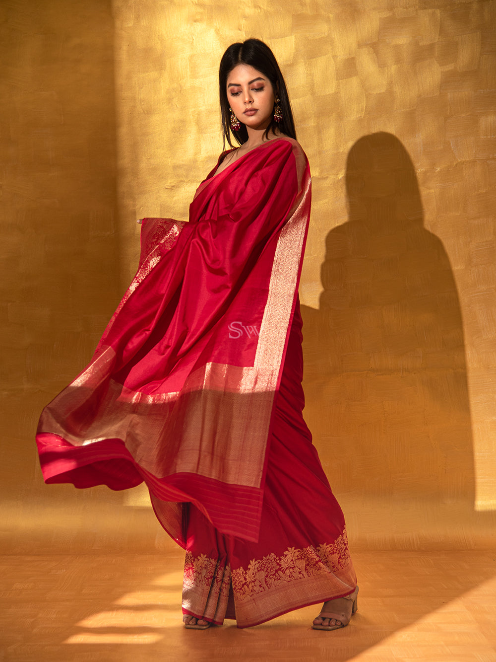 Buy Red Sarees for Women by SERONA FABRICS Online | Ajio.com